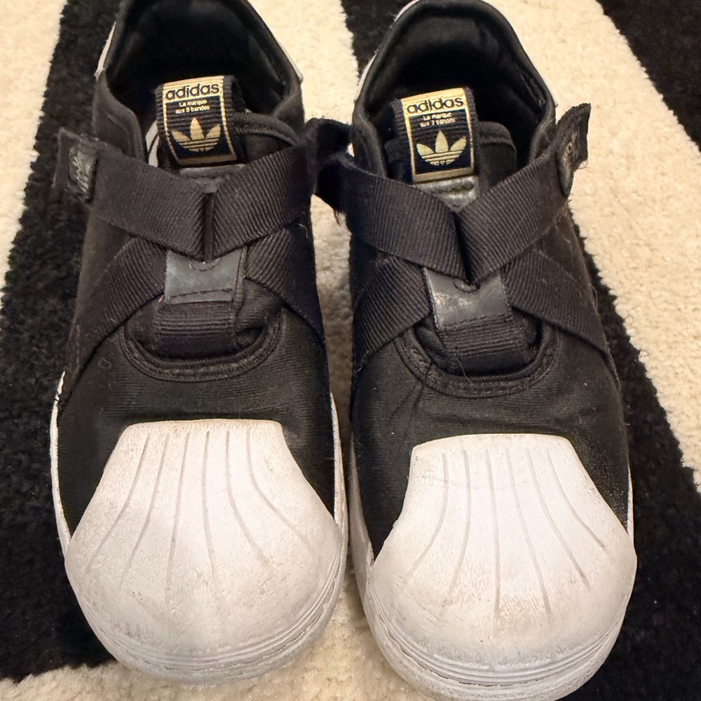 Used. Adidas Kids Black and White Strap Sneakers
